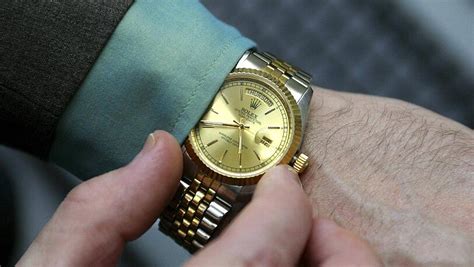 Rolex vom Arm gerissen: Die Luxusuhrendiebe sind zurück!